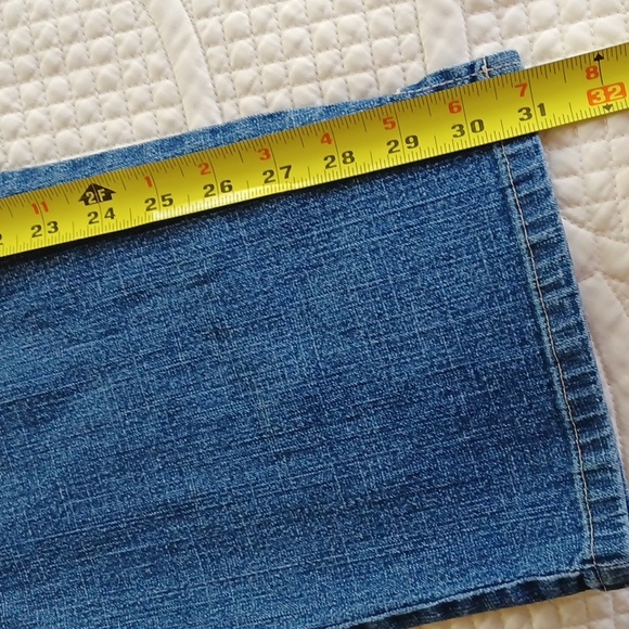 Gloria Vanderbilt High Waisted Stretch Capri Jeans - Picture 10 of 12